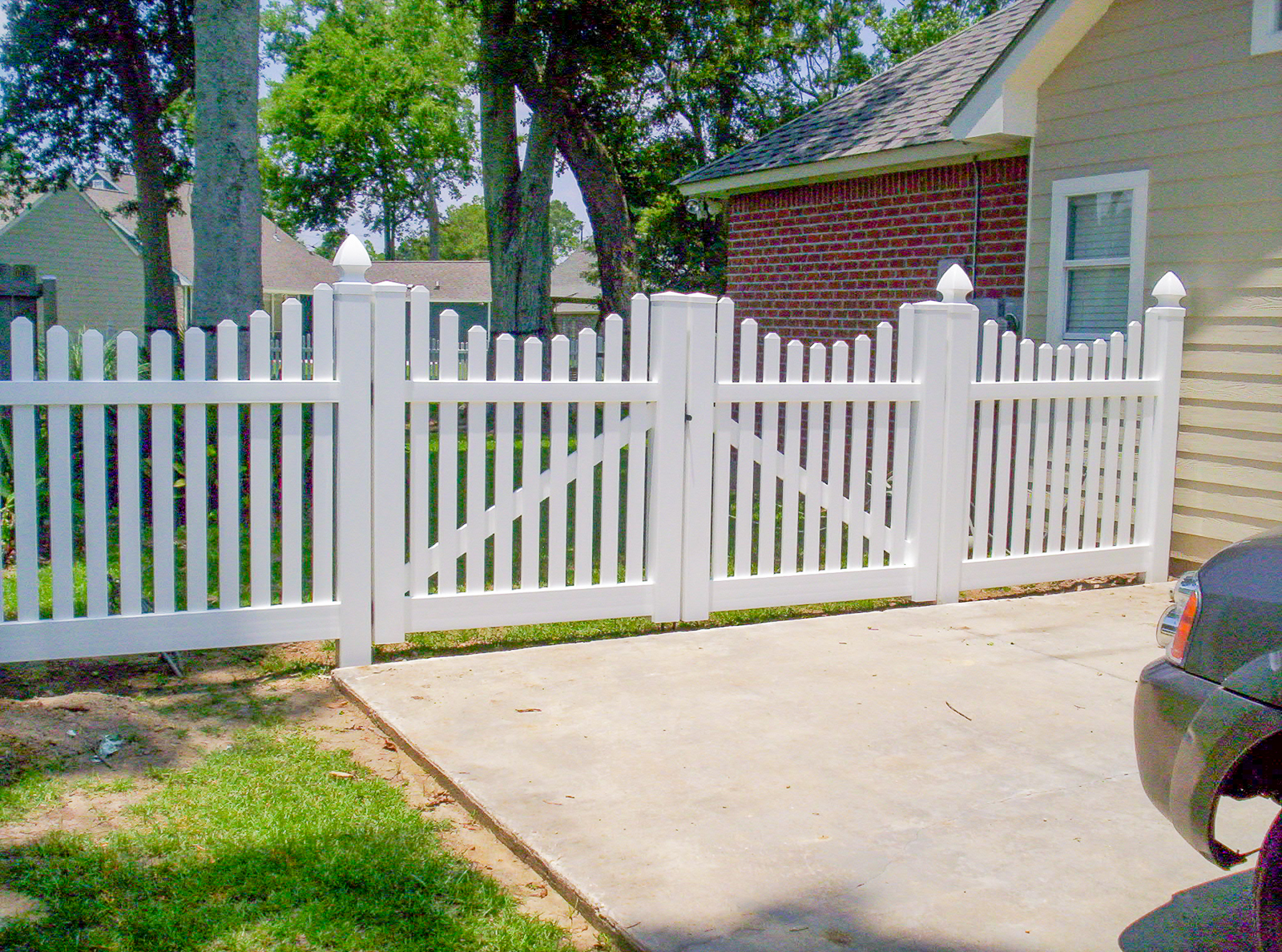 white vinyl gates