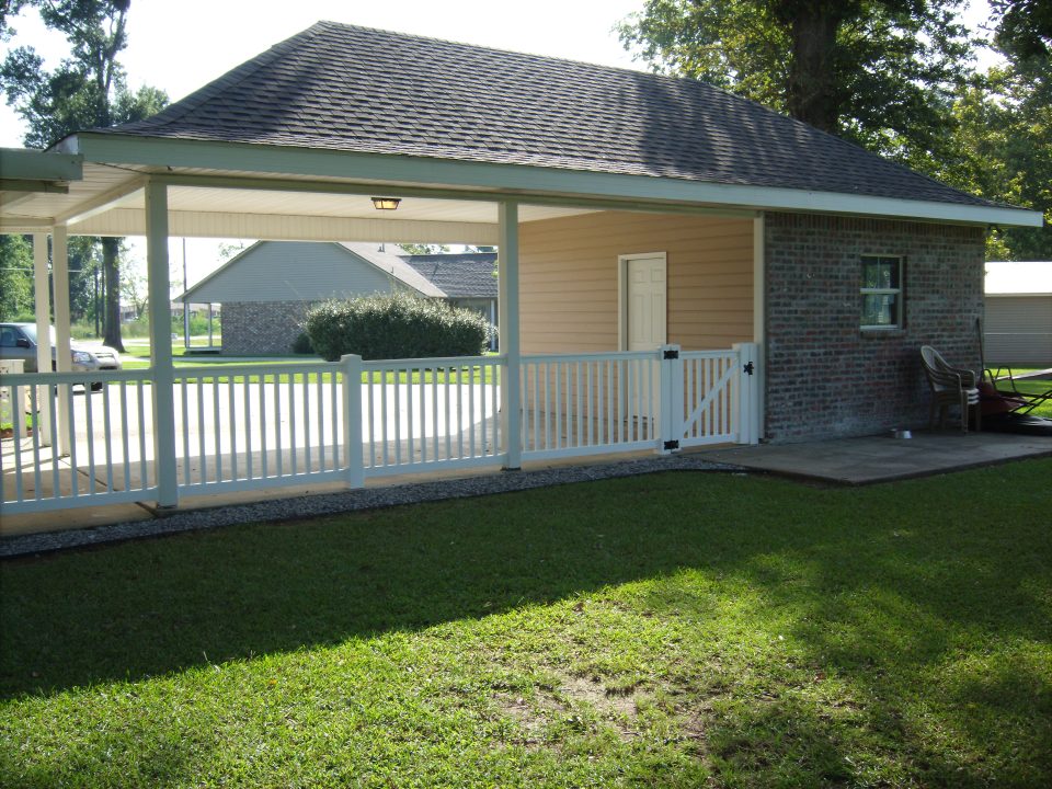 vinyl-fence-patio-carport-enclosures-country-estate-fence