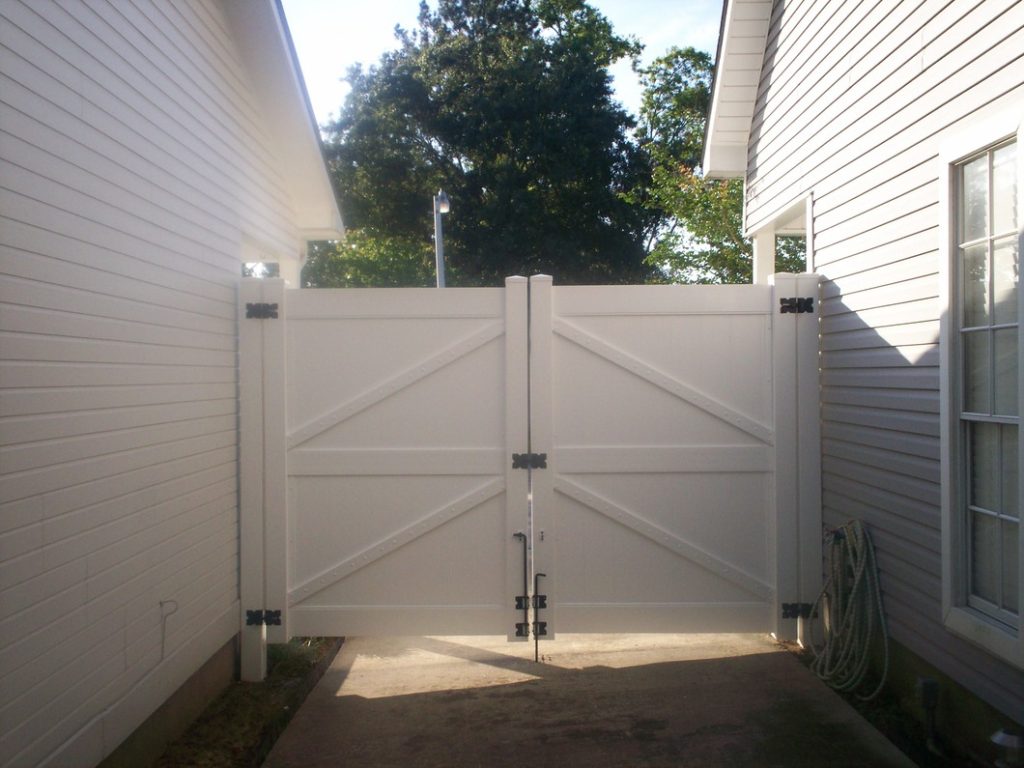 Lakeland Country Estate Fence