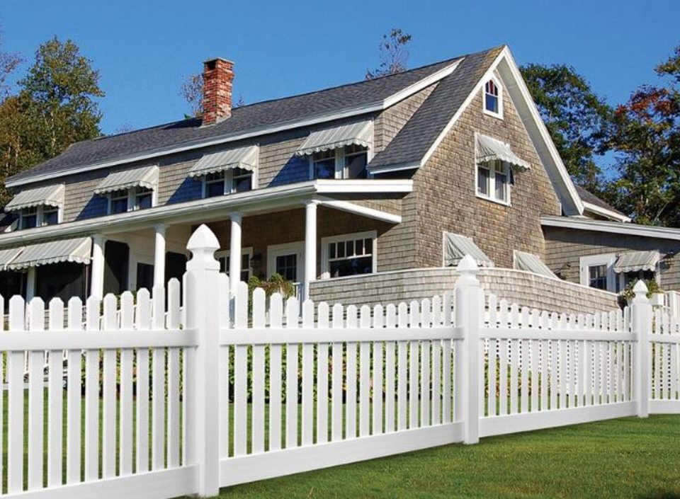 white 4ft avondale with house, Matching Your Vinyl Fence to Your Home’s Exterior Design