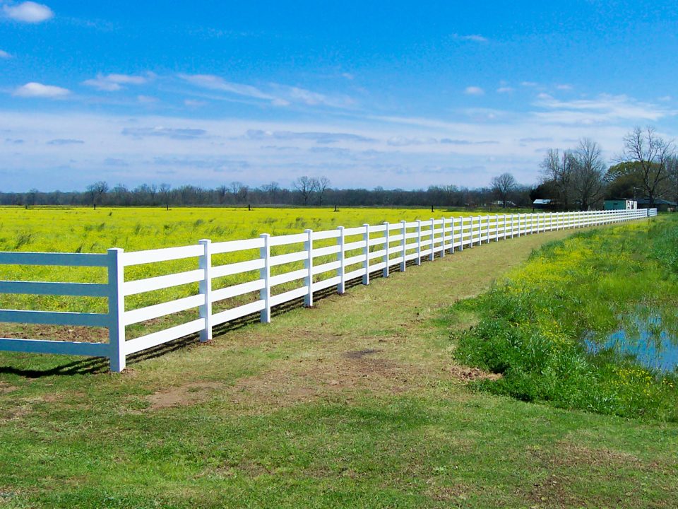 Behind the Supply: What Sets Country Estate Fence Products Apart