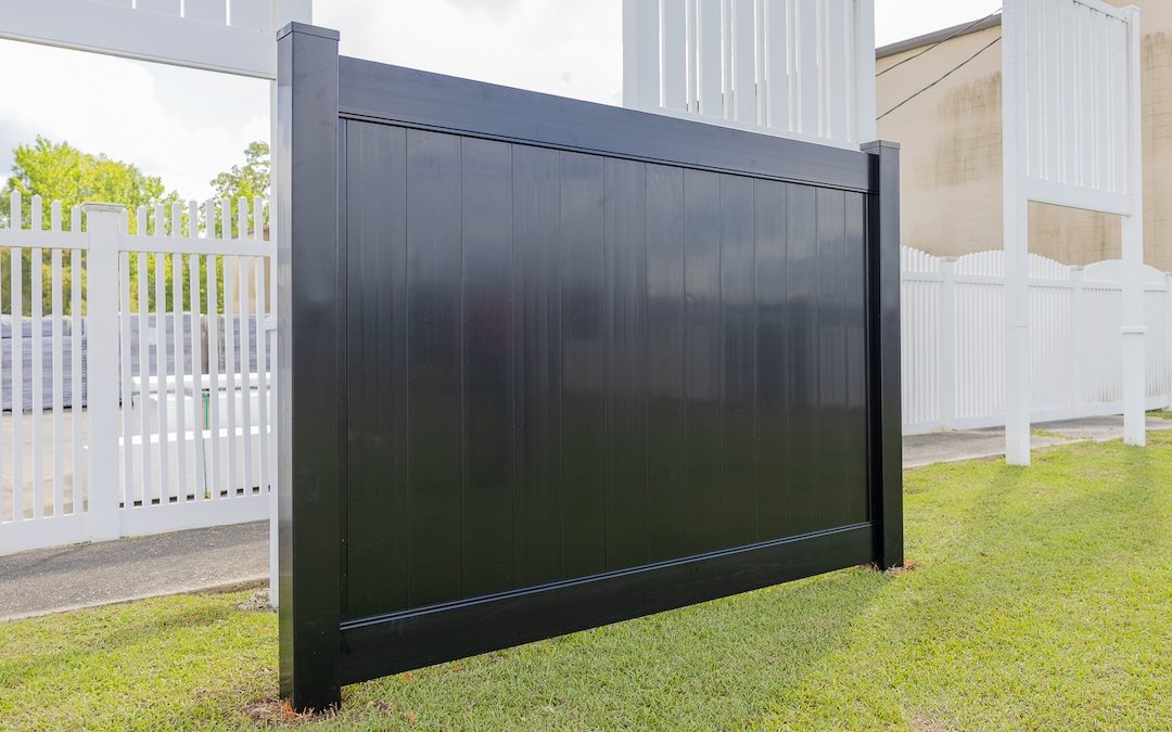 Expand Your Project Options with Black Vinyl Fencing