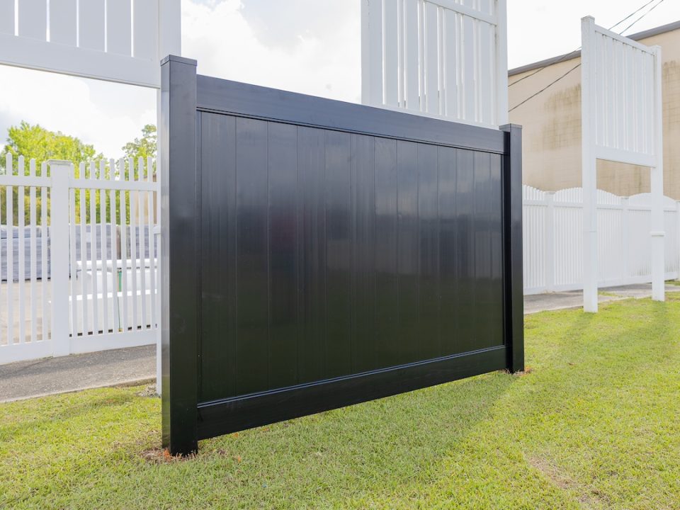 Expand Your Project Options with Black Vinyl Fencing